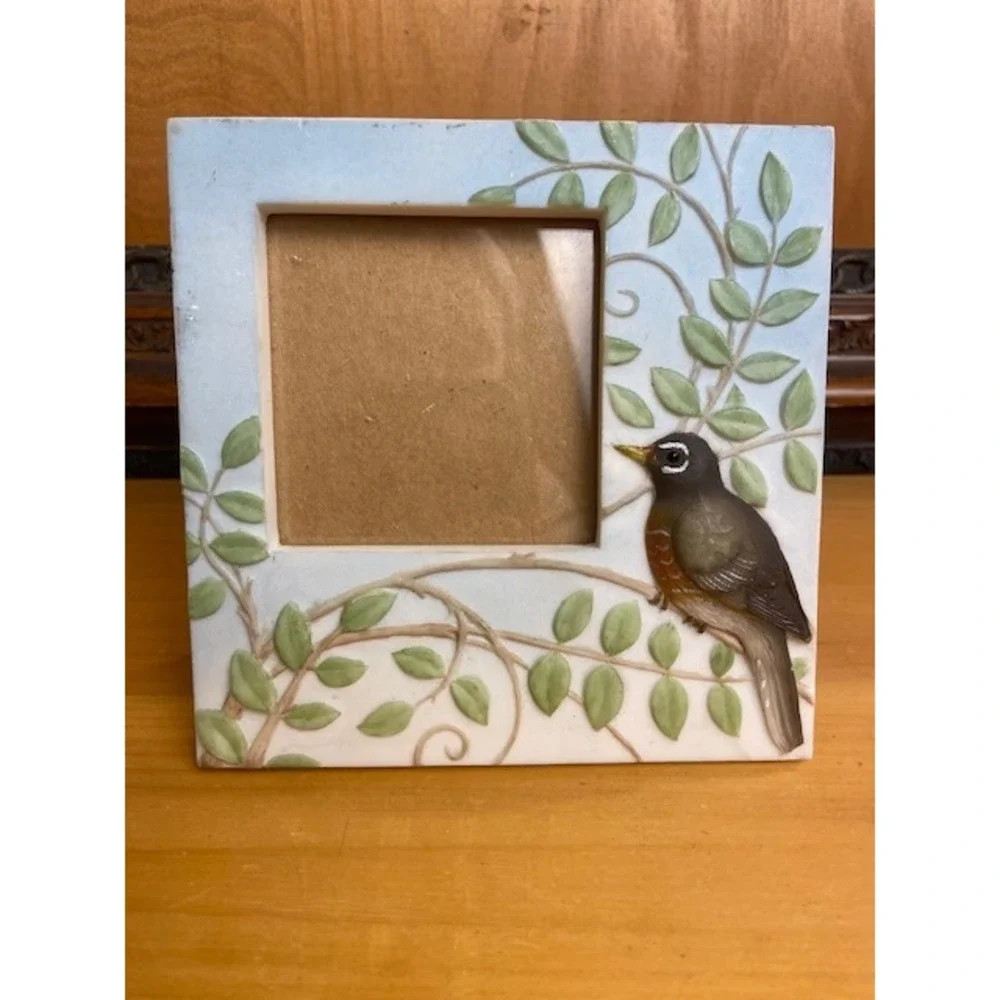 Robin Bird Ceramic Picture Frame 3D Relief Nature Leafy Vine Tabletop Wall Decor
